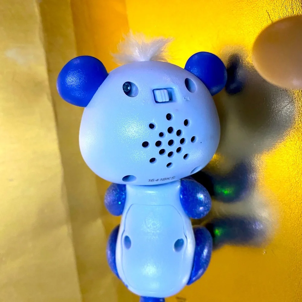 WOW WEE FINGELINGS 2016 TALKING ANIMATED PANDA BEAR ARCHIE & BILLIE BLUE MONKEY - Picture 8 of 10